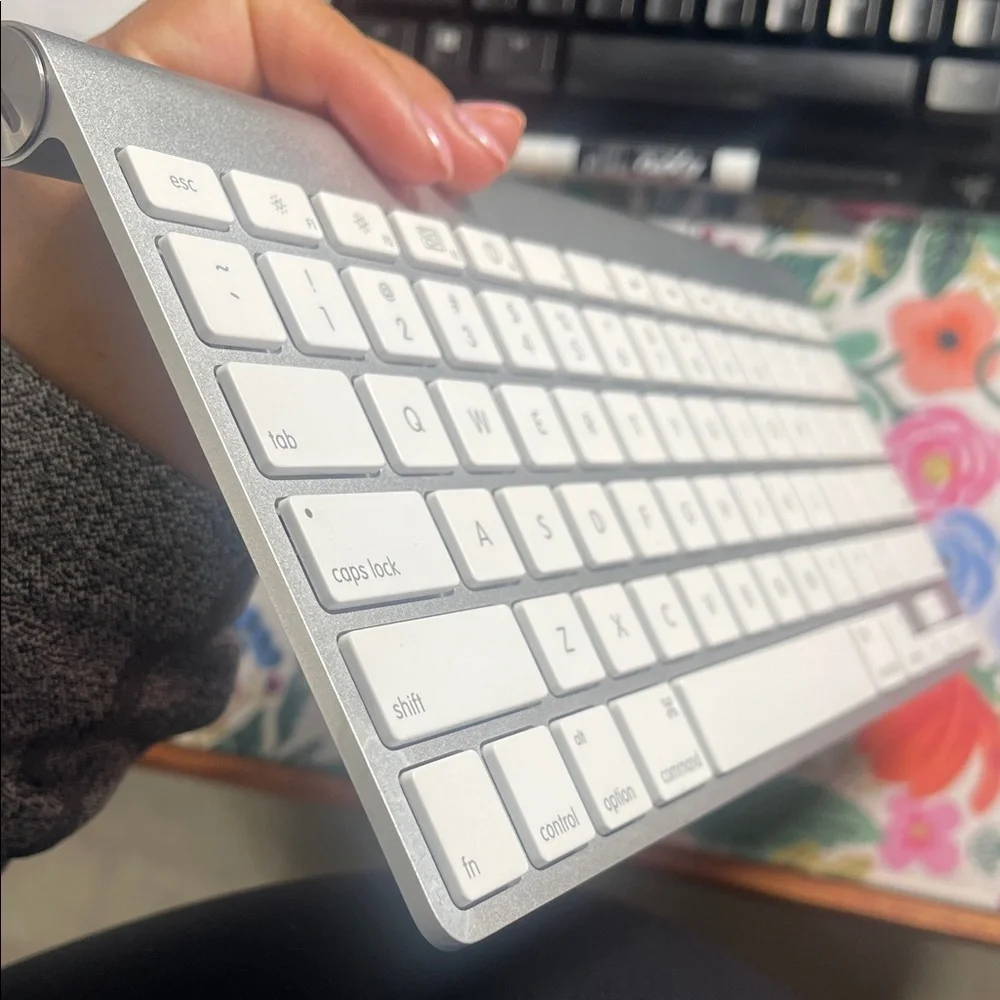 Apple Silver Wireless Keyboard